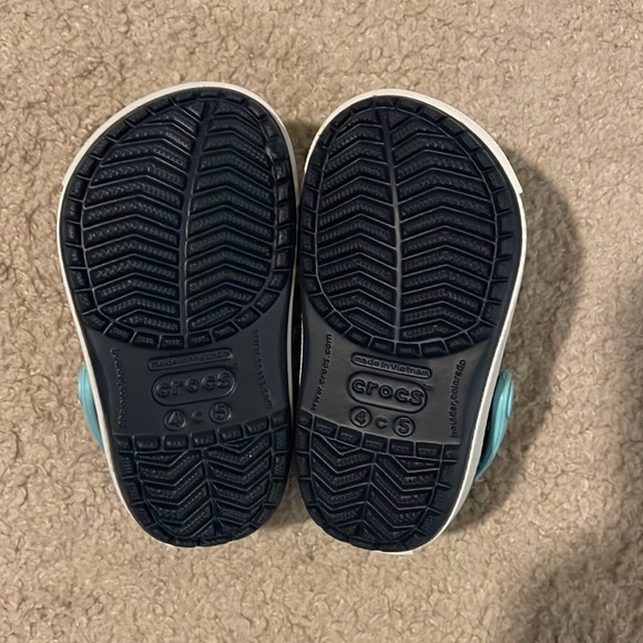Crocs Toddler Boy 4/5 Shoes - Picture 4 of 9